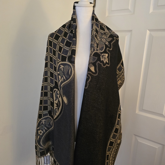 Accessory Street Elegant Black/Gold/Tan Paisley Check Scarf - Picture 3 of 10